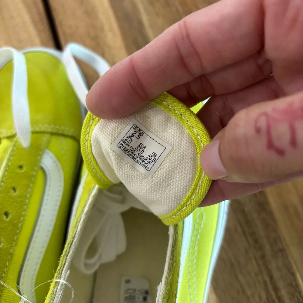 NWOT Vans Old‎ Skool Sneakers